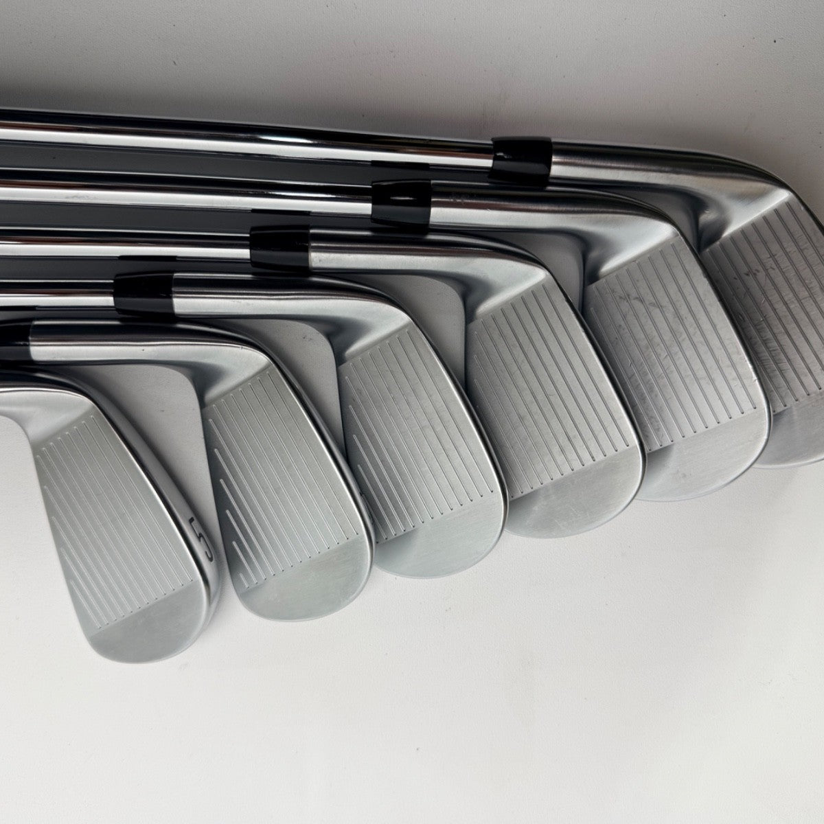 Titleist 2023 T100 Iron Set 5-PW Dynamic Gold 120 S300 Stiff6