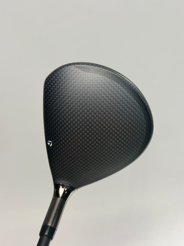 Qi35 carbon crown top view