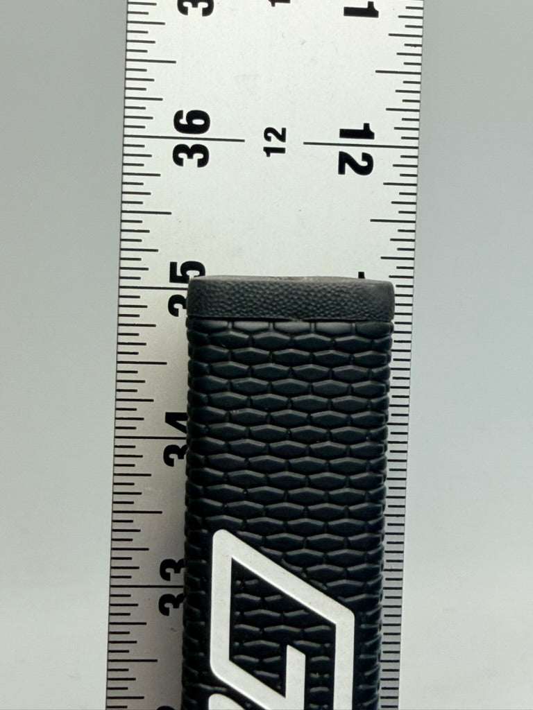 Bettinardi putter measured at 35 inches