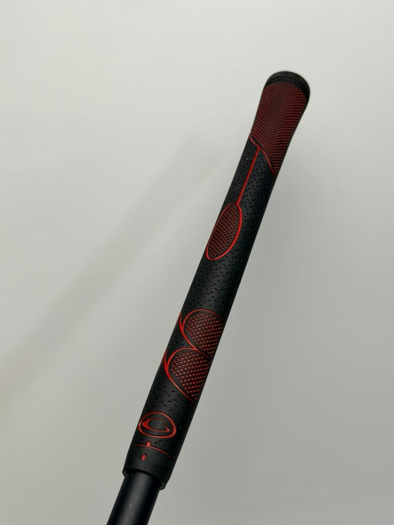 Iomic black and red golf grip
