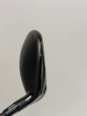 Qi4D head side profile