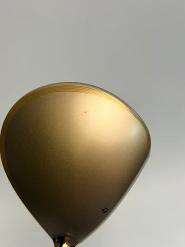 TaylorMade Qi35 Gold driver crown top view
