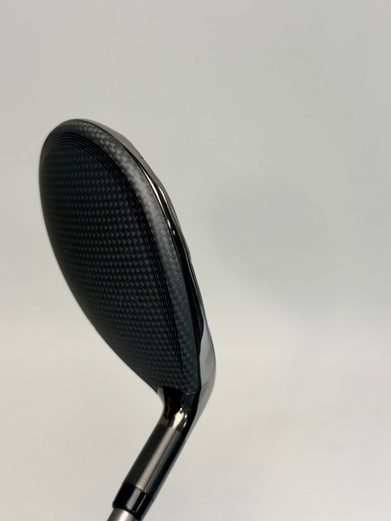 TaylorMade Qi35 Max 9 wood side profile