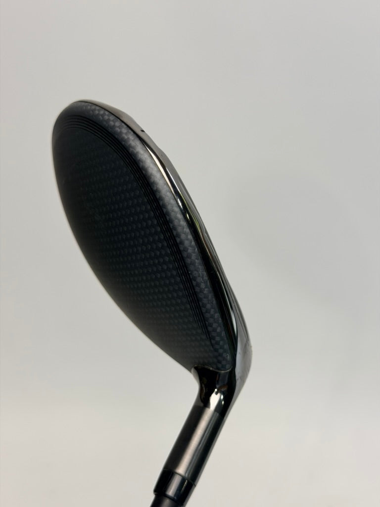 TaylorMade Qi35 Max 9 wood side profile