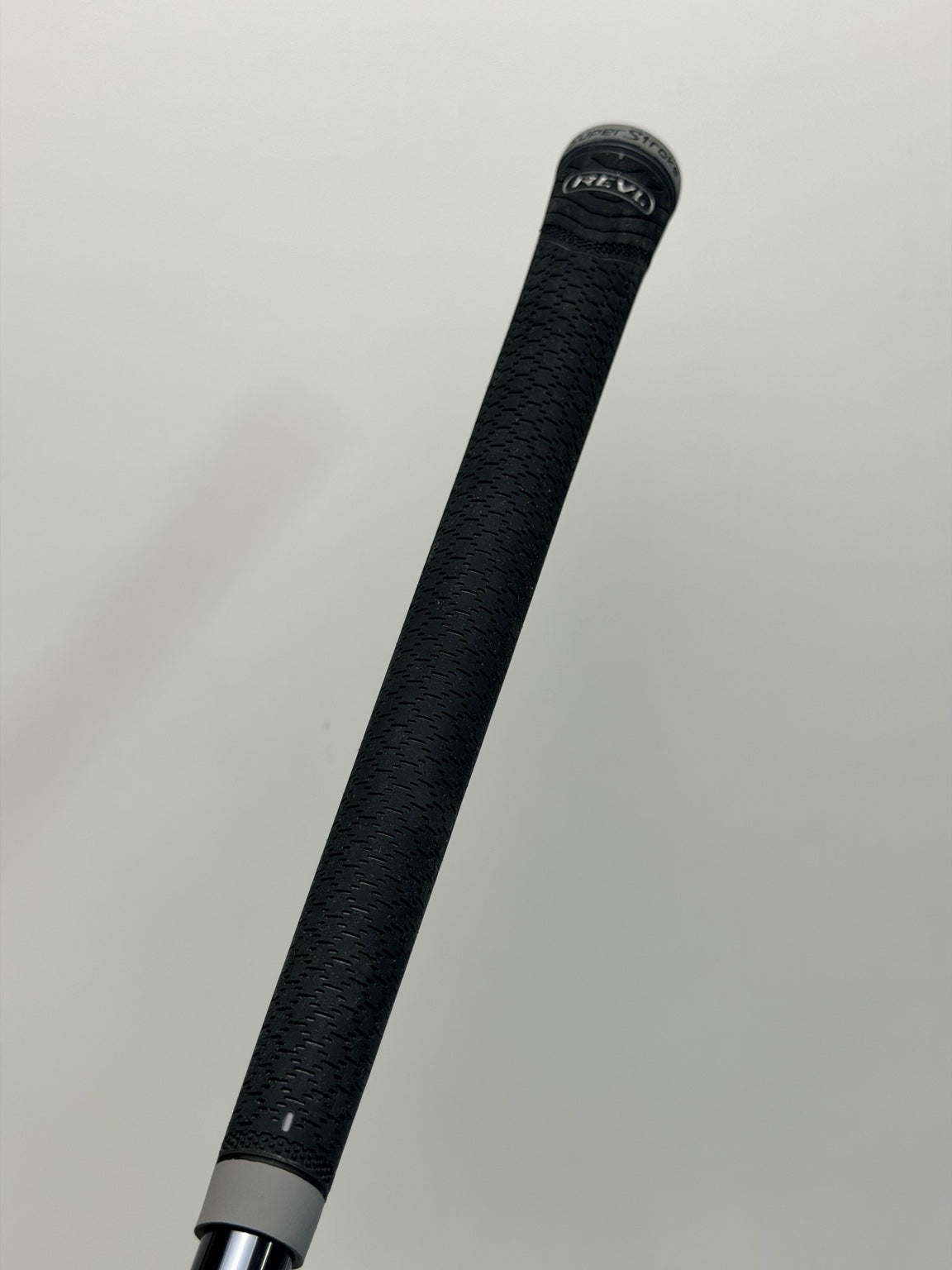 Golf Pride grip on UST Mamiya LIN-Q PowerCore Red 7S shaft