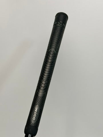 Black Winn golf grip