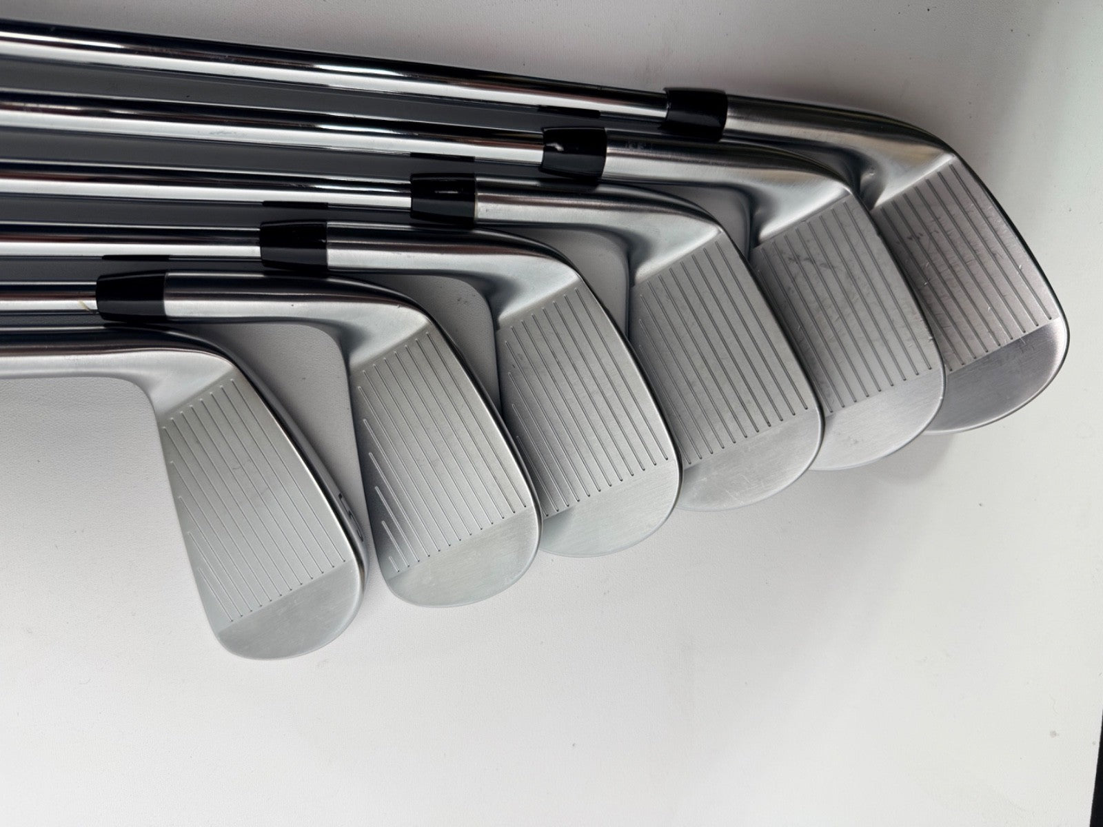 Titleist 2023 T100 Iron Set 5-PW Dynamic Gold 120 S300 Stiff8