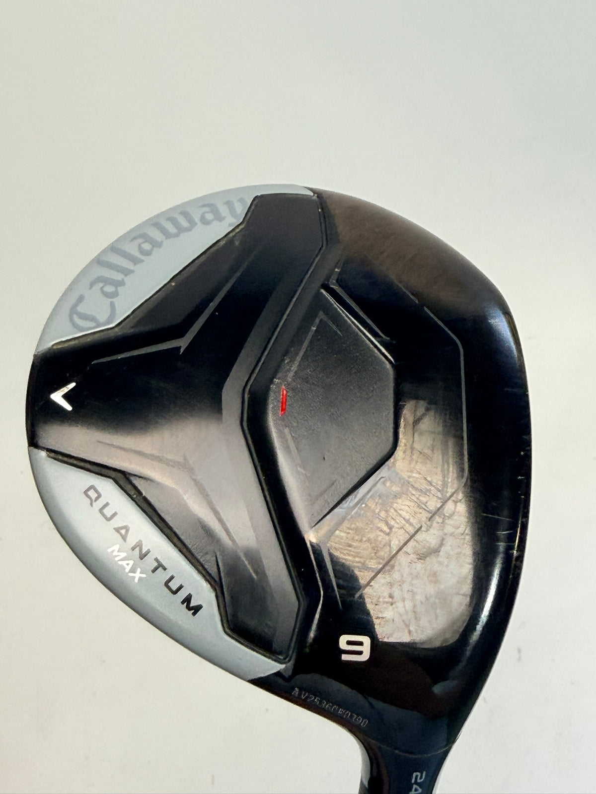Close view of Callaway Quantum Max 9 wood sole wear
