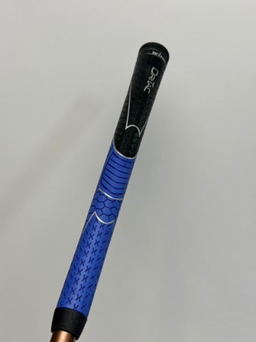 Blue Iomic grip on TaylorMade BRNR Mini Driver